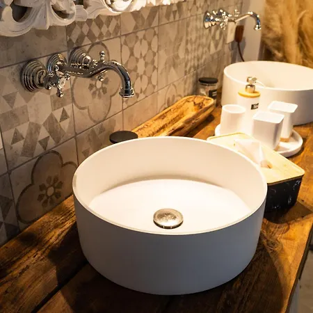 Les Jardins De La Ferme Bed & Breakfast 4*