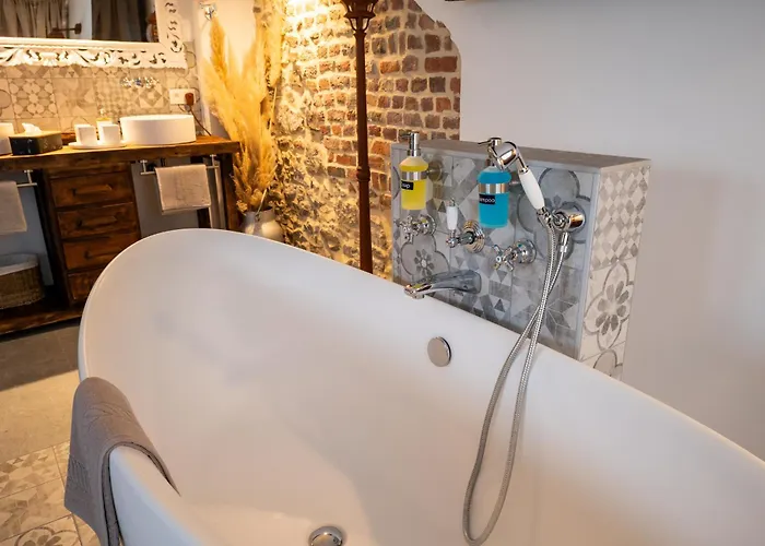 Les Jardins De La Ferme Bed & Breakfast 4*